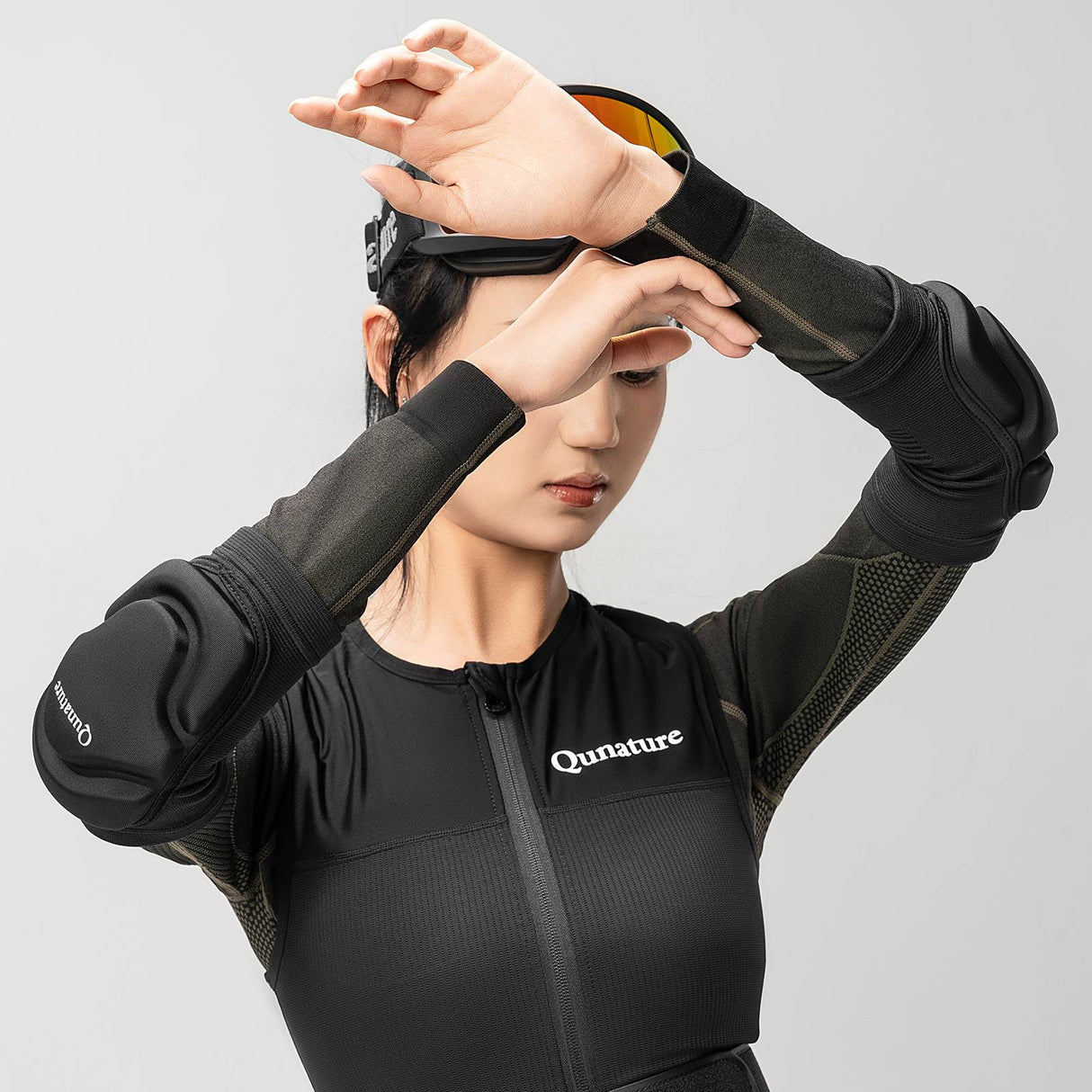 Qunature Verstellbare Weiche Ellenbogenschoner mit SBR Polster