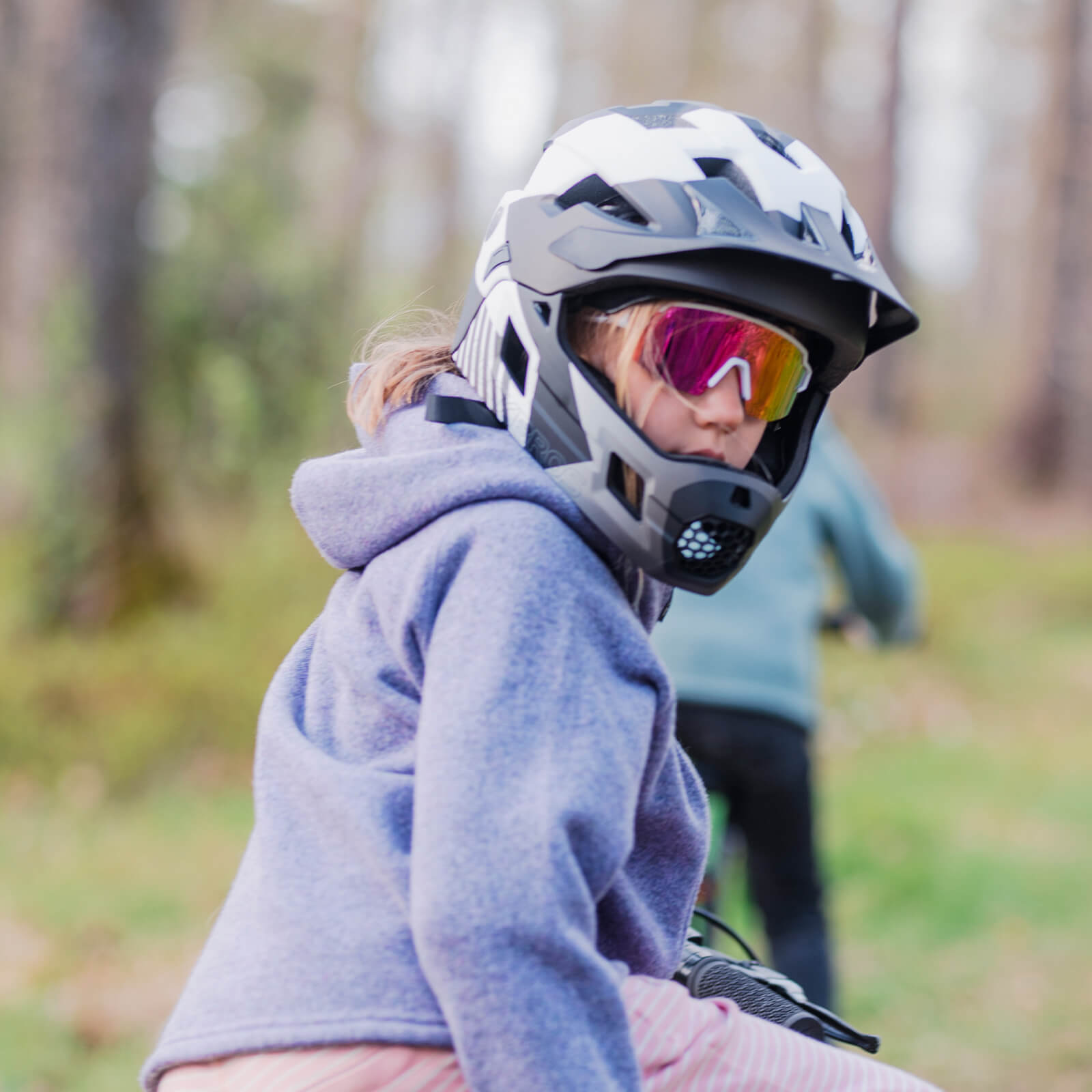 ROCKBROS children's helmet BMX MTB downhill helmet with removable chin guard and brim