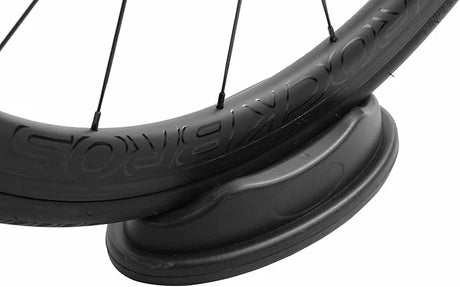 Vorderradstütze / Vorderrad-Riser-Block – Rollentrainer-Zubehör in Schwarz